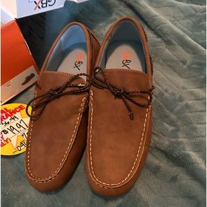 Men’s GBX Loafers. Size 7.5